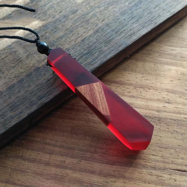 Wood resin necklace 