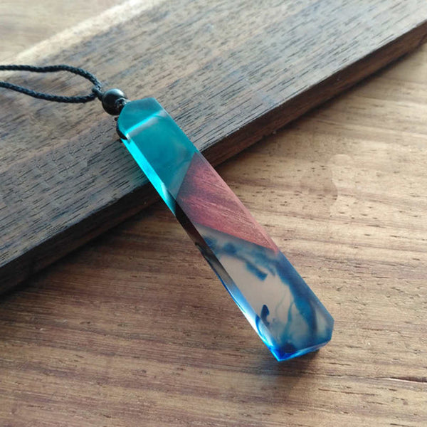 Wood resin necklace 