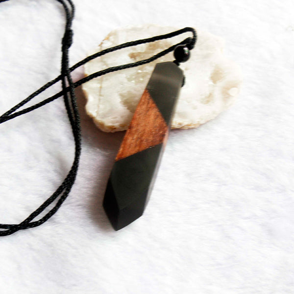 Wood resin necklace 