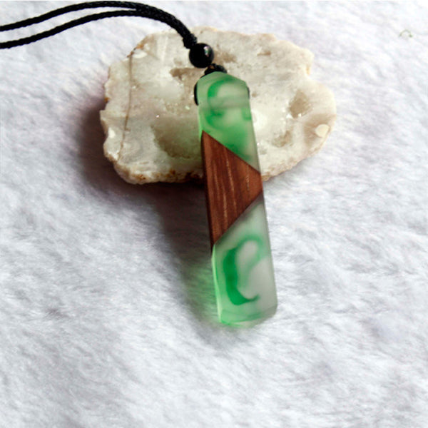 Wood resin necklace 
