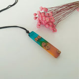 Wood resin necklace 