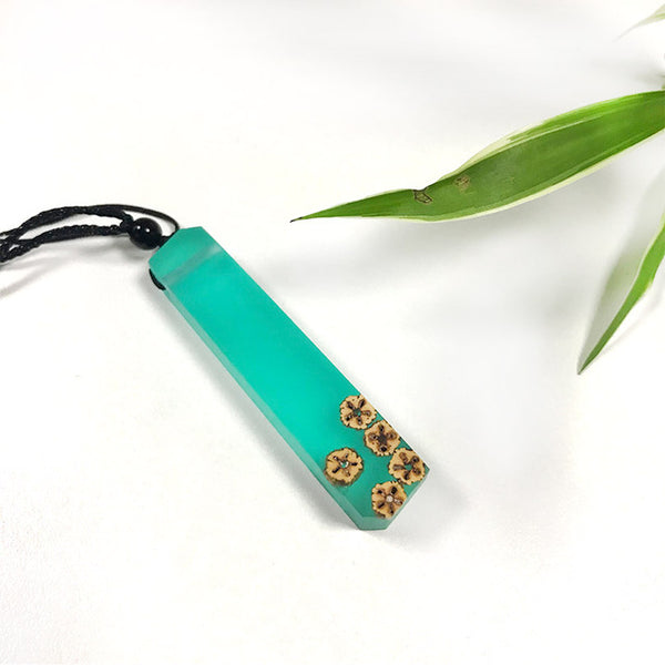 Wood resin necklace 